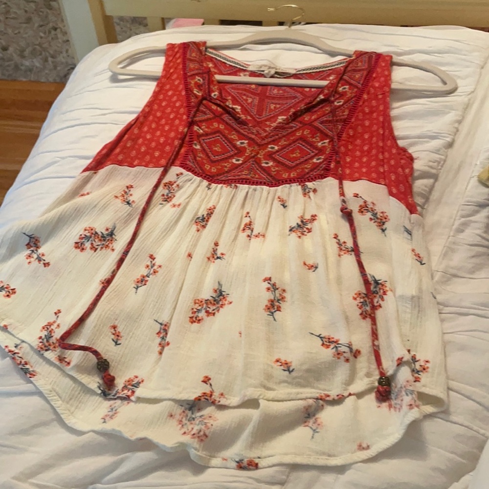 Cute tank top from target! Red and cream. Medium.